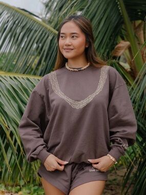 MahinaMade Lei sweatshirt and shorts